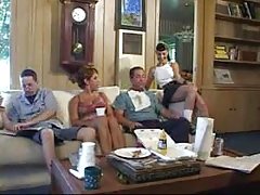 Vanha nuori porno verkossa college huora!